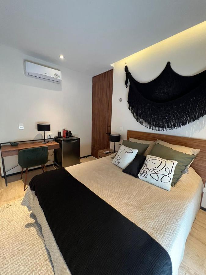 Hyde Apartment *